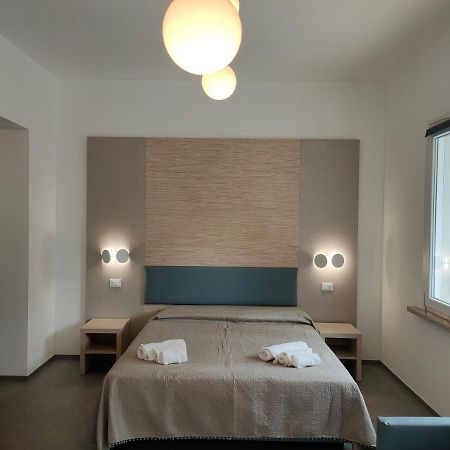 Iris Ar Holiday-Home Peschiera del Garda Buitenkant foto